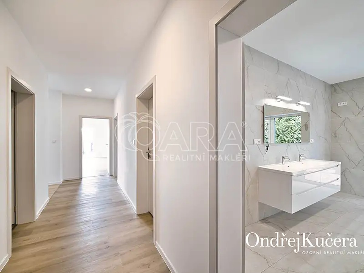 Prodej domu 216 m², pozemek 1000 m²