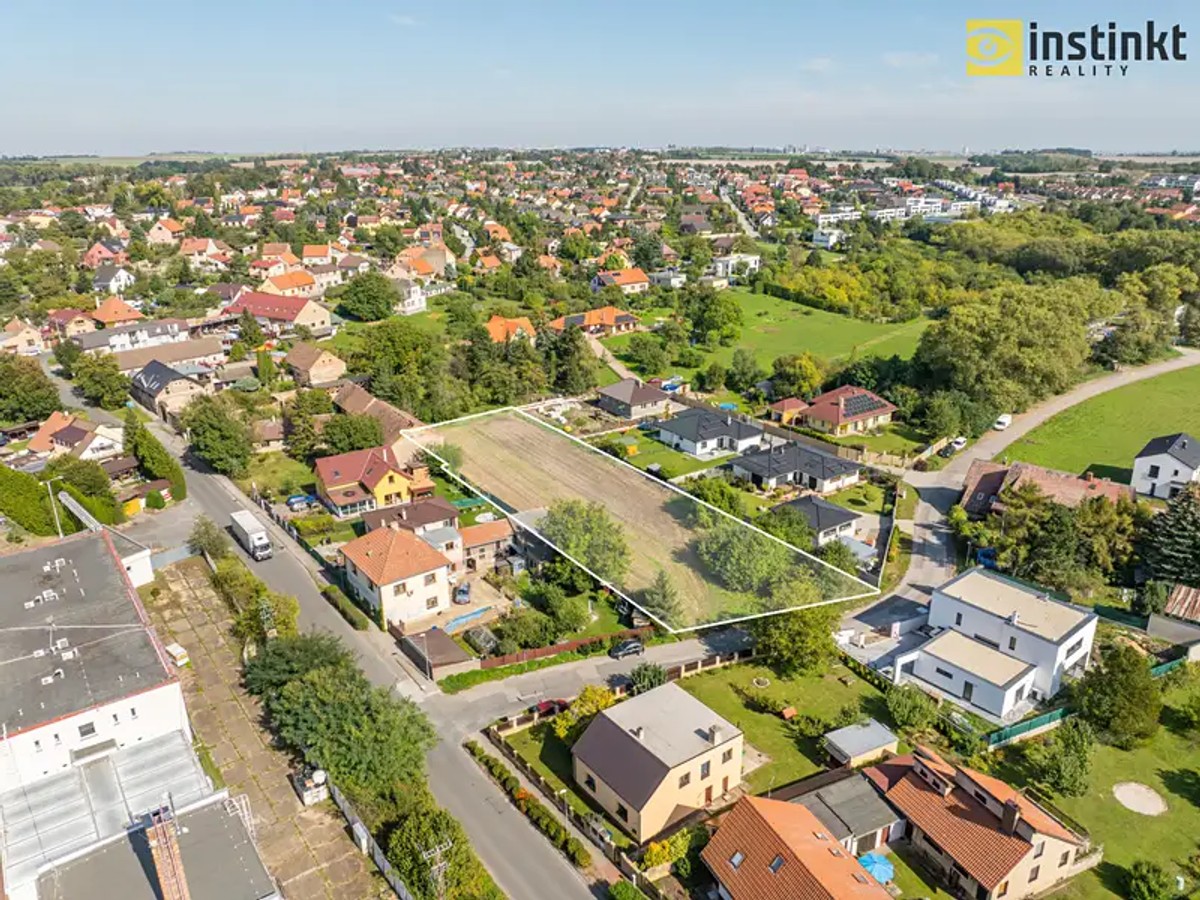 Prodej stavebního pozemku 2905 m²
