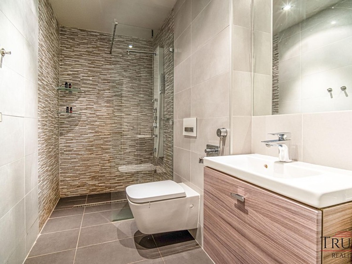 Prodej vily 308 m², pozemek 1162 m²