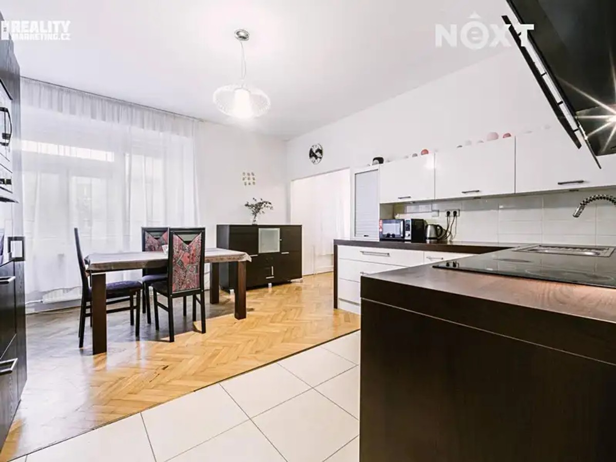 Prodej bytu 4+kk 151 m²