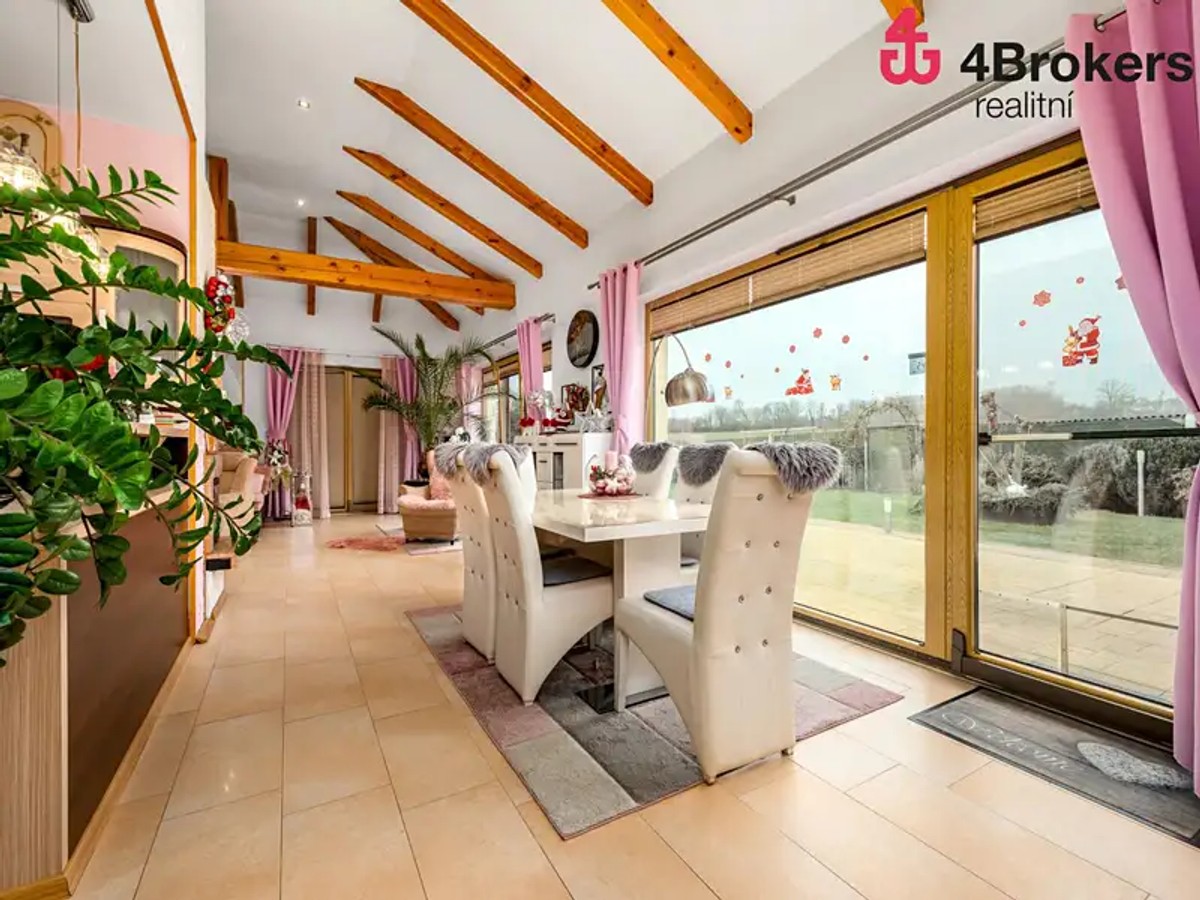 Prodej domu 250 m², pozemek 2816 m²