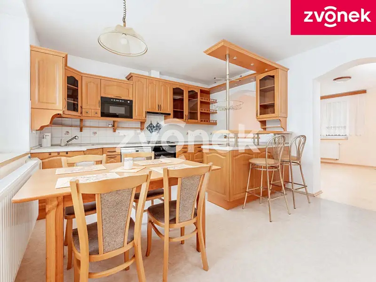 Prodej vily 218 m², pozemek 531 m²
