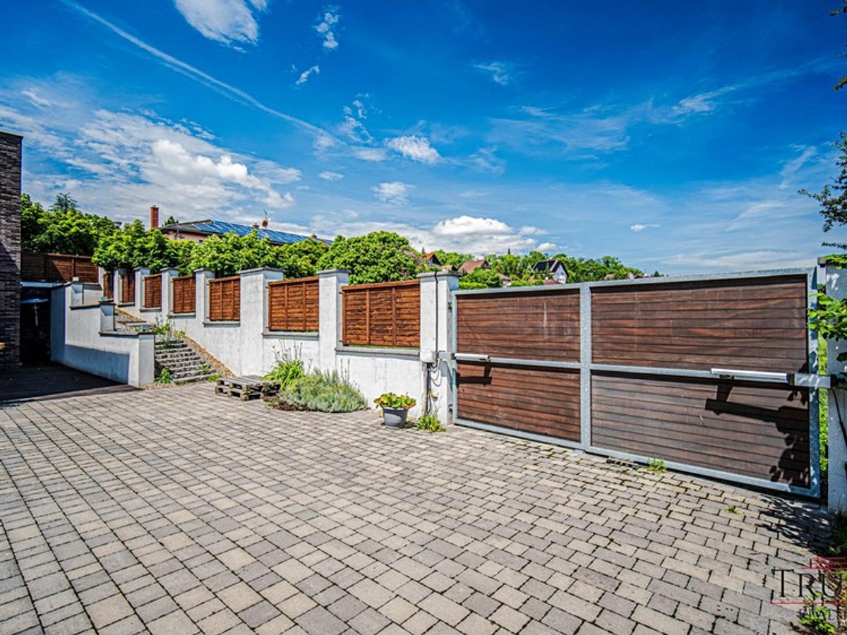 Prodej vily 308 m², pozemek 1162 m²