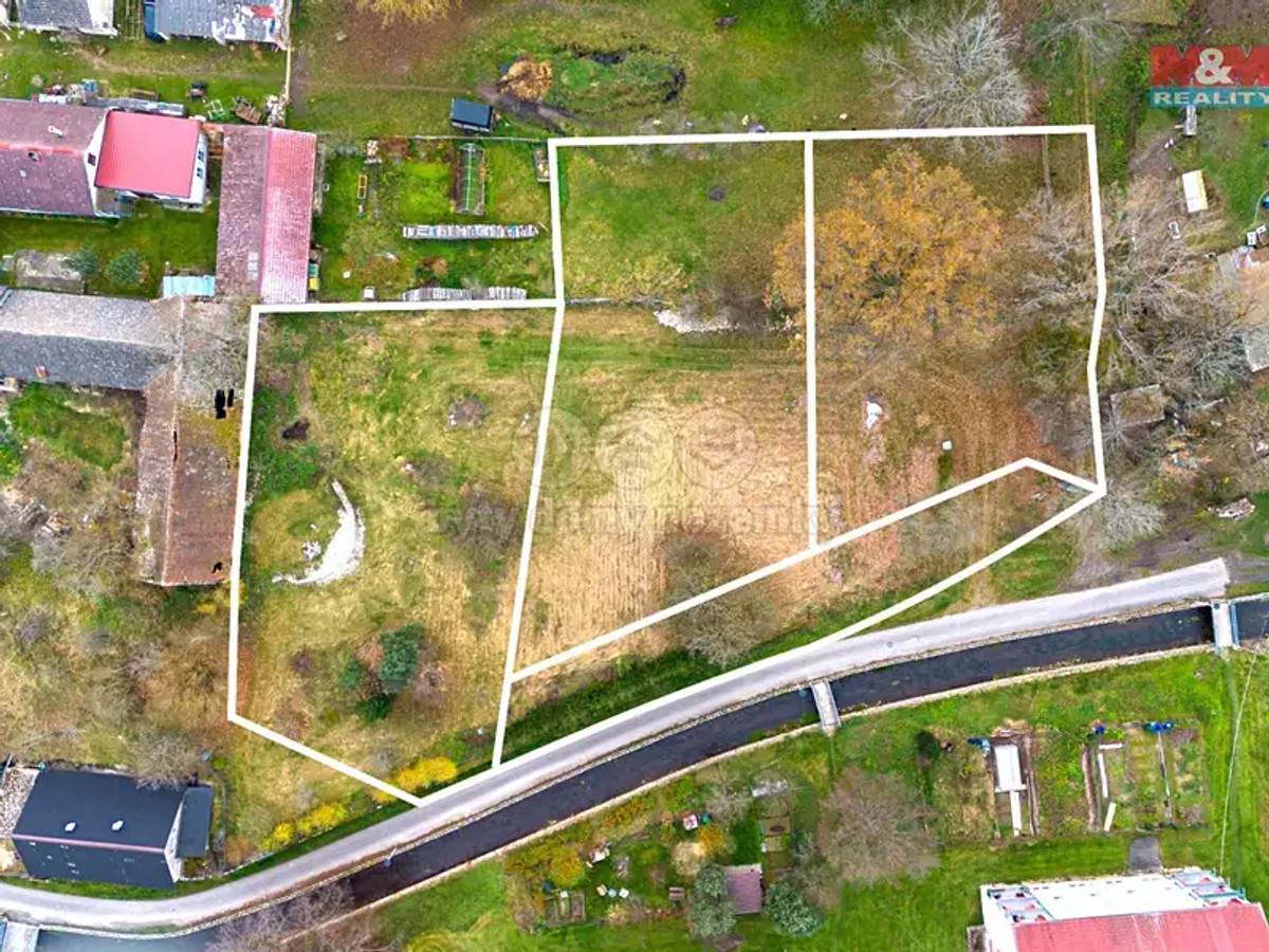 Prodej stavebního pozemku 1025 m²