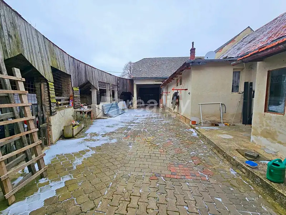 Prodej zemědělské usedlosti 320 m², pozemek 2468 m²