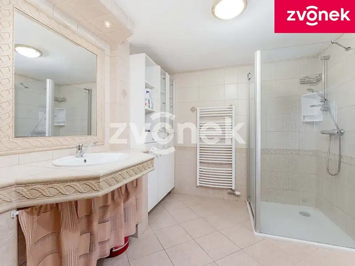 Prodej vily 218 m², pozemek 531 m²