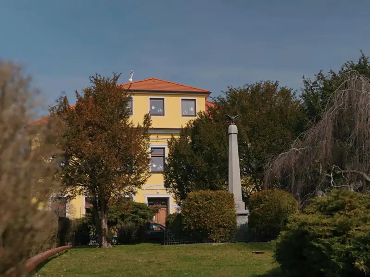 Prodej stavebního pozemku 2967 m²