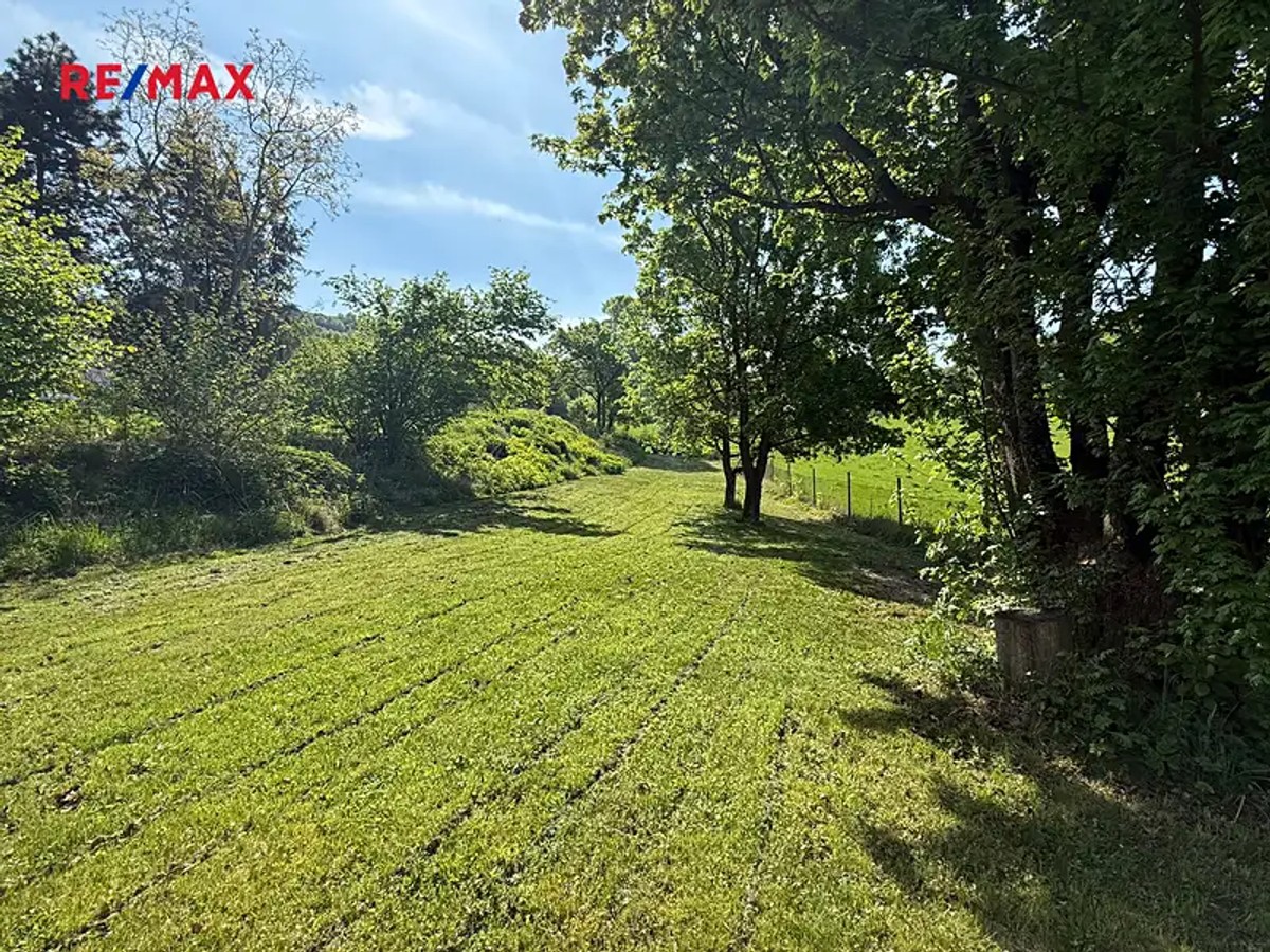 Prodej stavebního pozemku 1249 m²