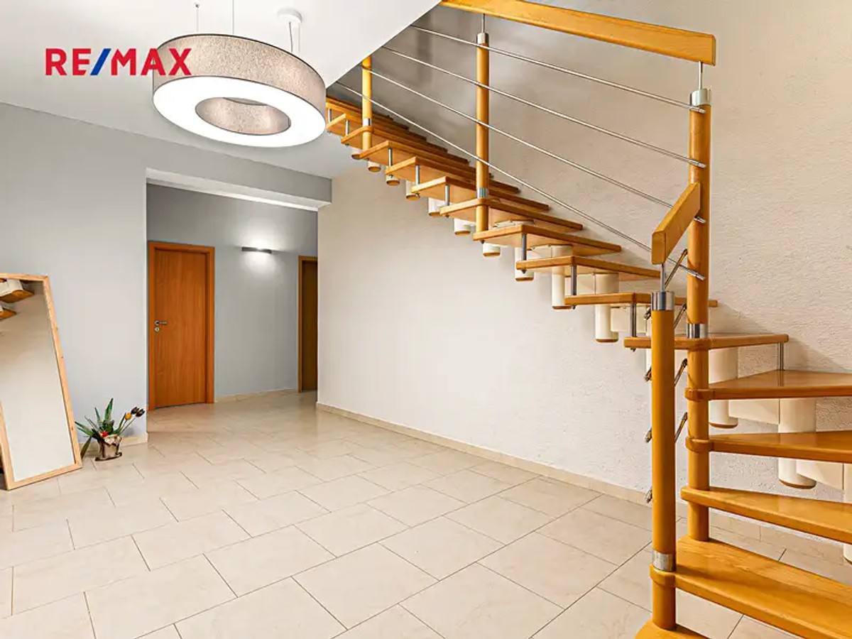 Prodej domu 307 m², pozemek 823 m²
