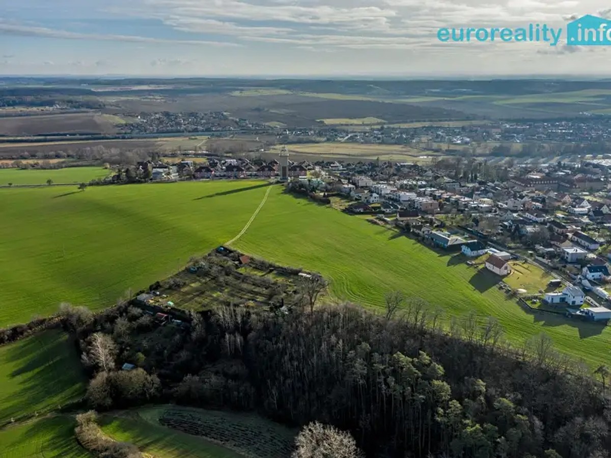 Prodej stavebního pozemku 600 m²