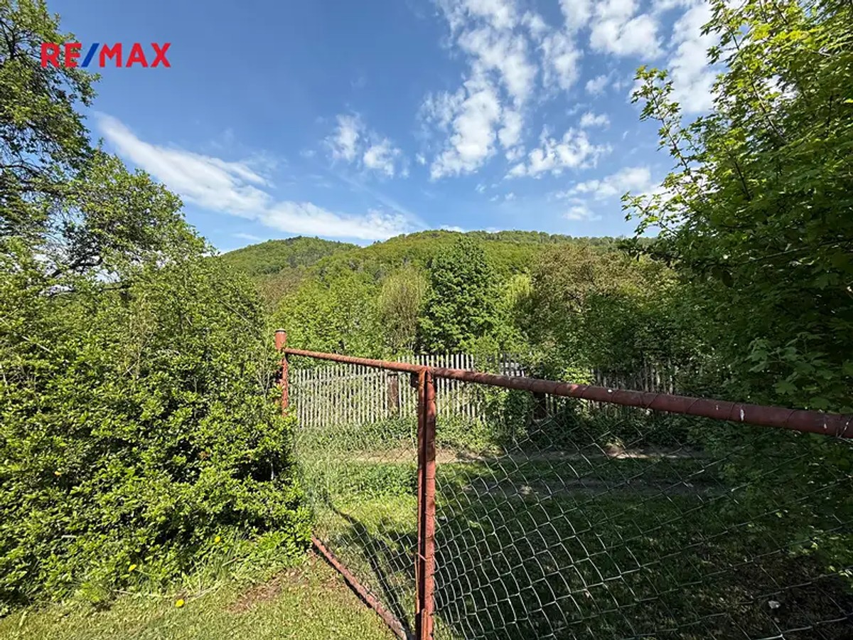 Prodej stavebního pozemku 1249 m²