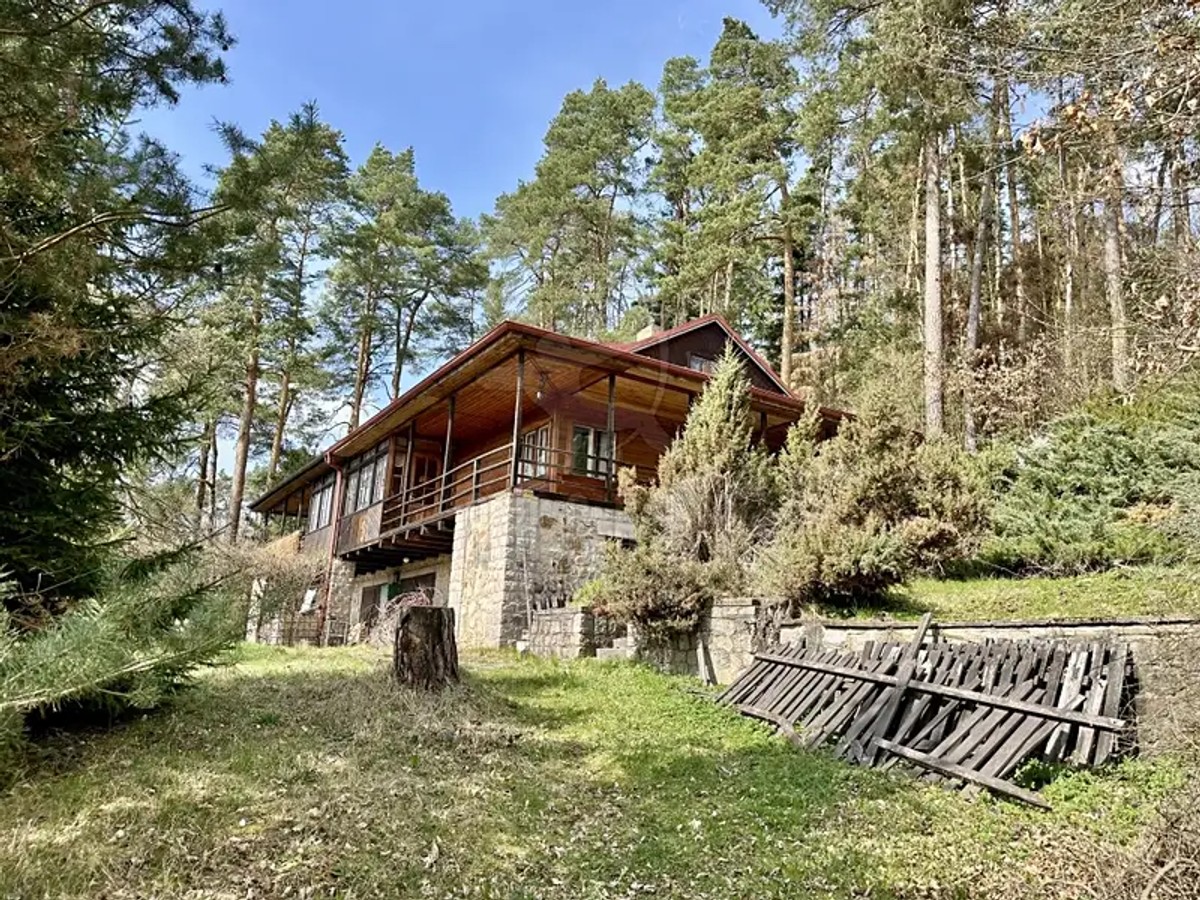 Prodej domu 230 m², pozemek 1948 m²