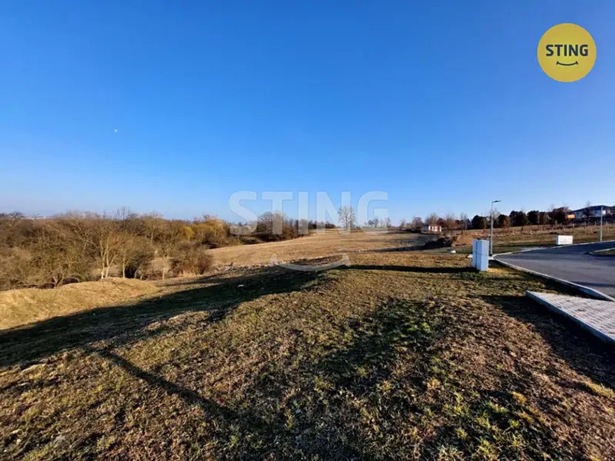 Prodej stavebního pozemku 1077 m²