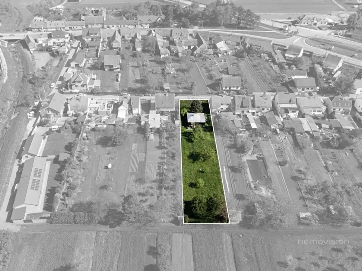 Prodej stavebního pozemku 1800 m²