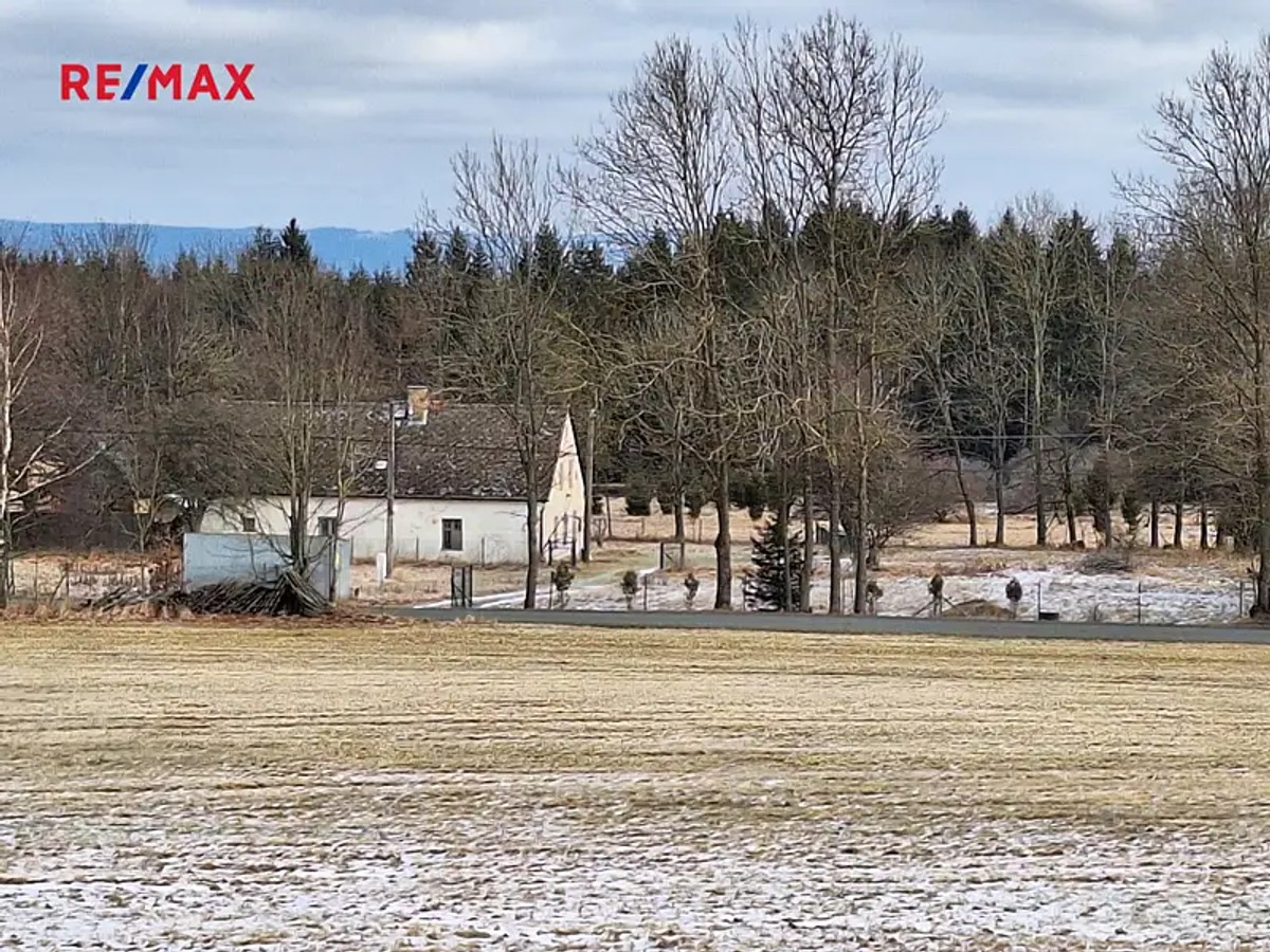 Prodej stavebního pozemku 8071 m²