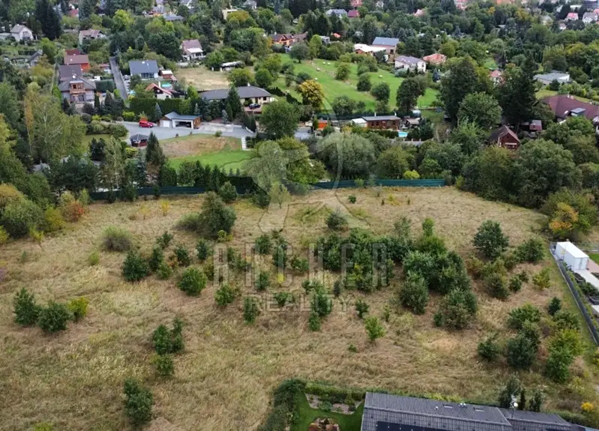 Prodej stavebního pozemku 1637 m²