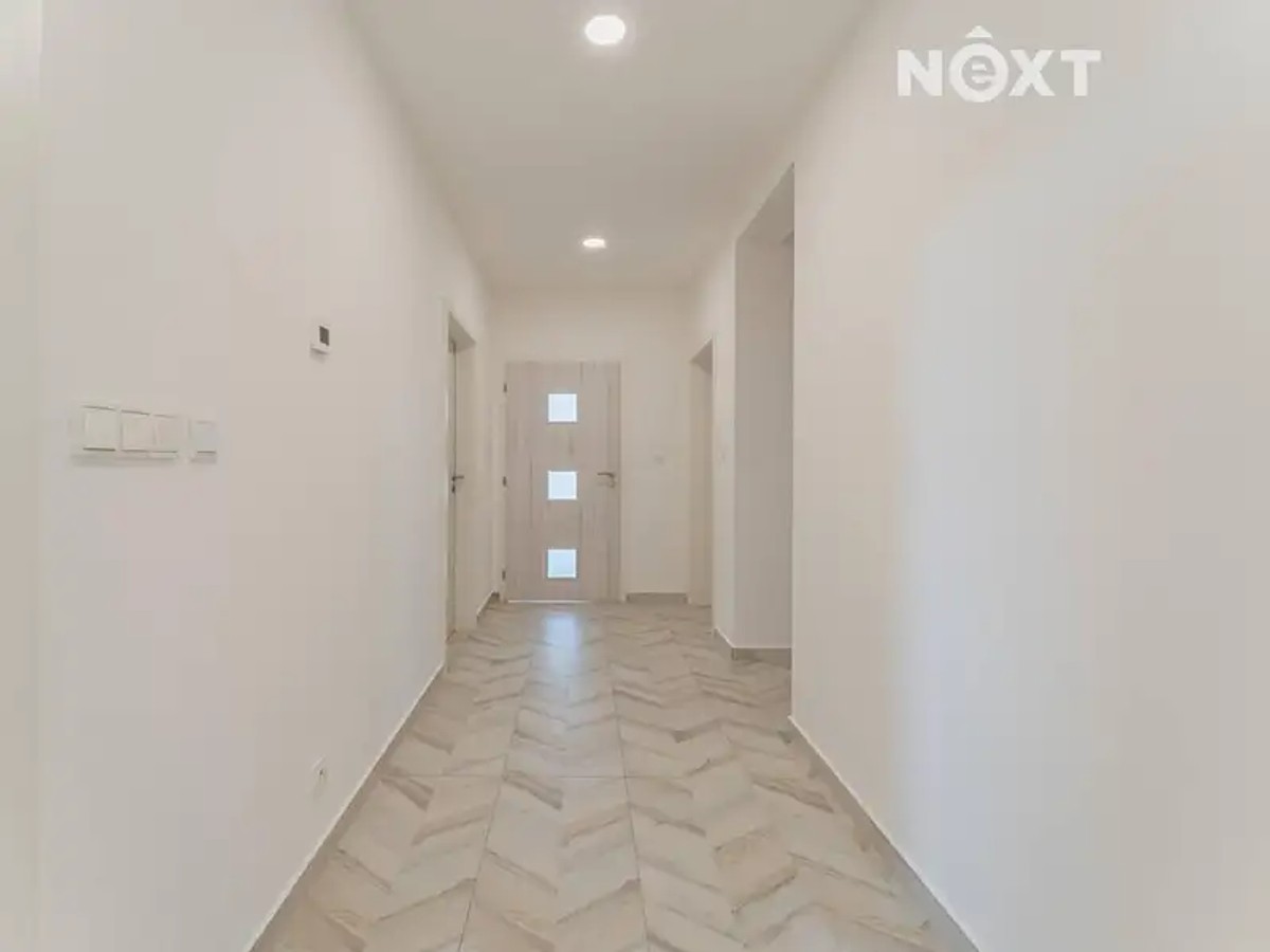 Prodej vily 300 m², pozemek 1066 m²