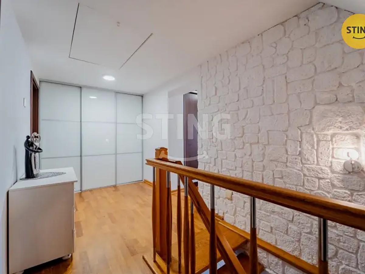 Prodej domu 215 m², pozemek 2159 m²