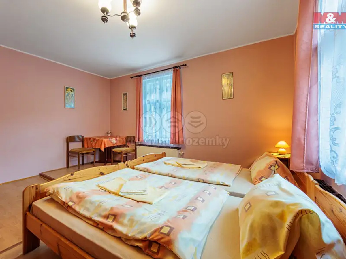 Prodej domu 440 m², pozemek 373 m²