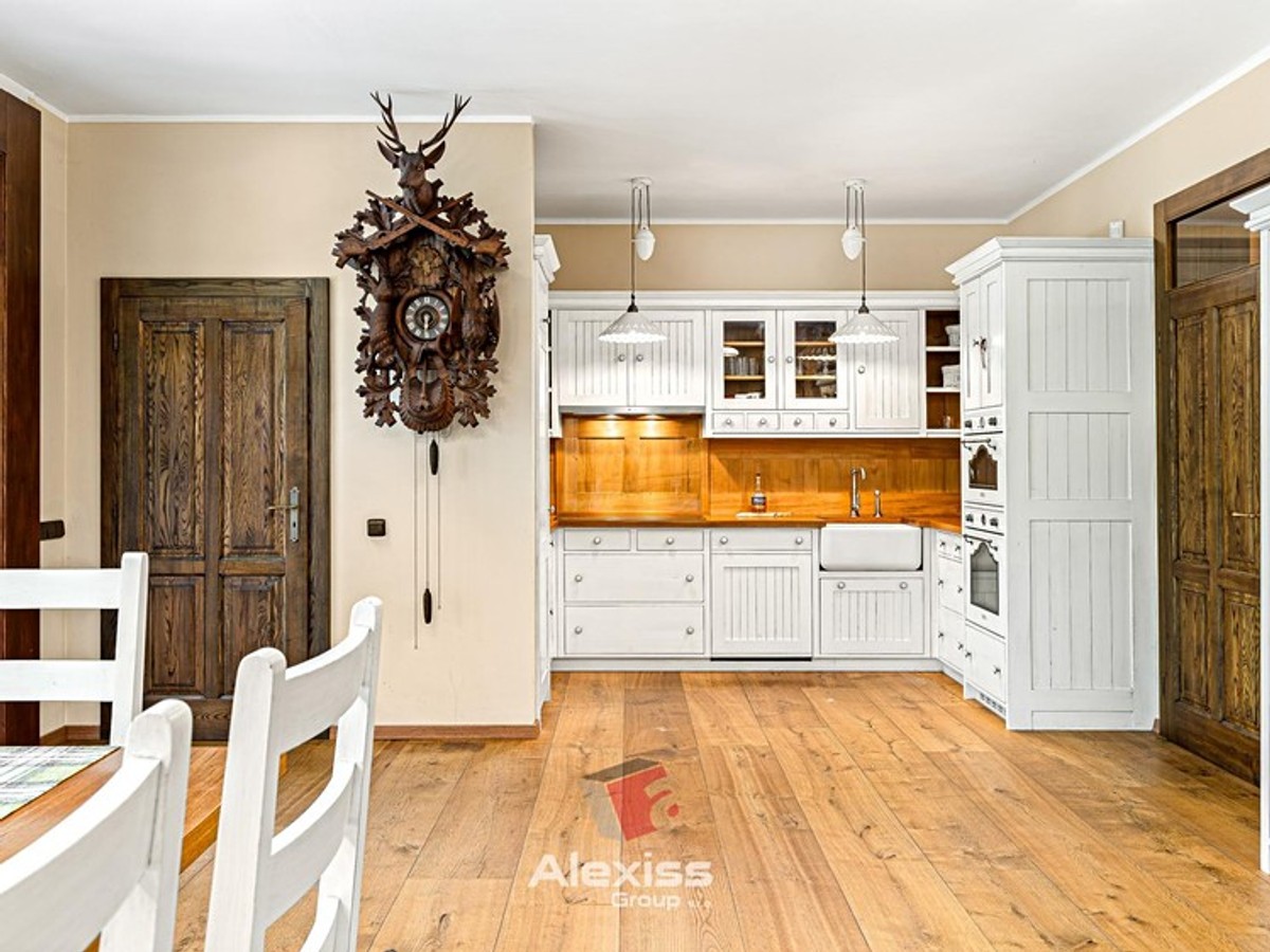 Prodej chalupy 440 m², pozemek 9194 m²