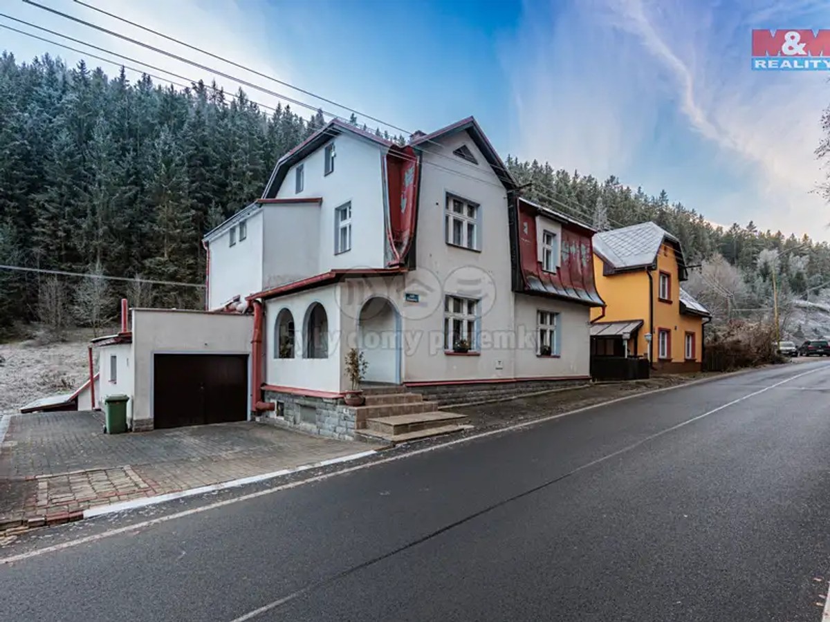 Prodej domu 440 m², pozemek 373 m²