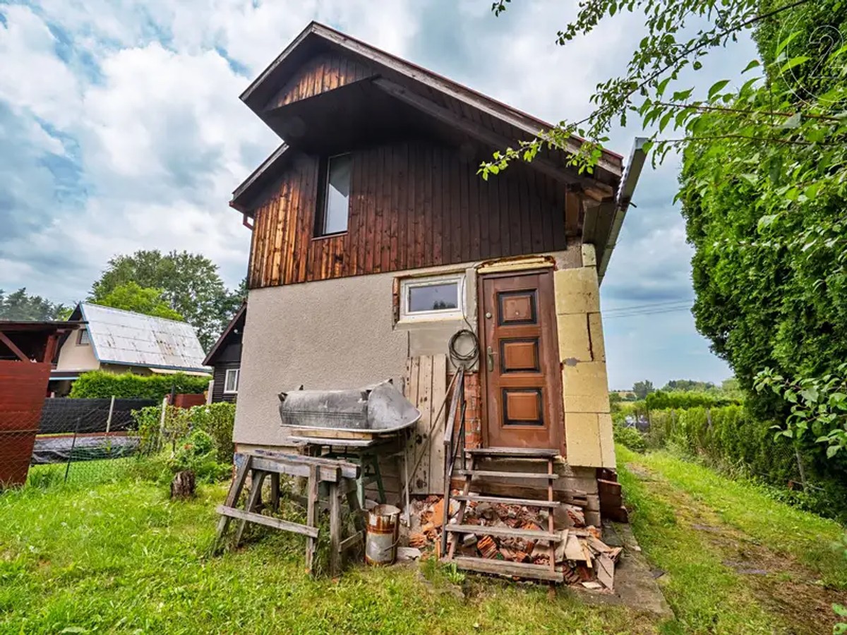 Prodej chaty 38 m², pozemek 26 m²
