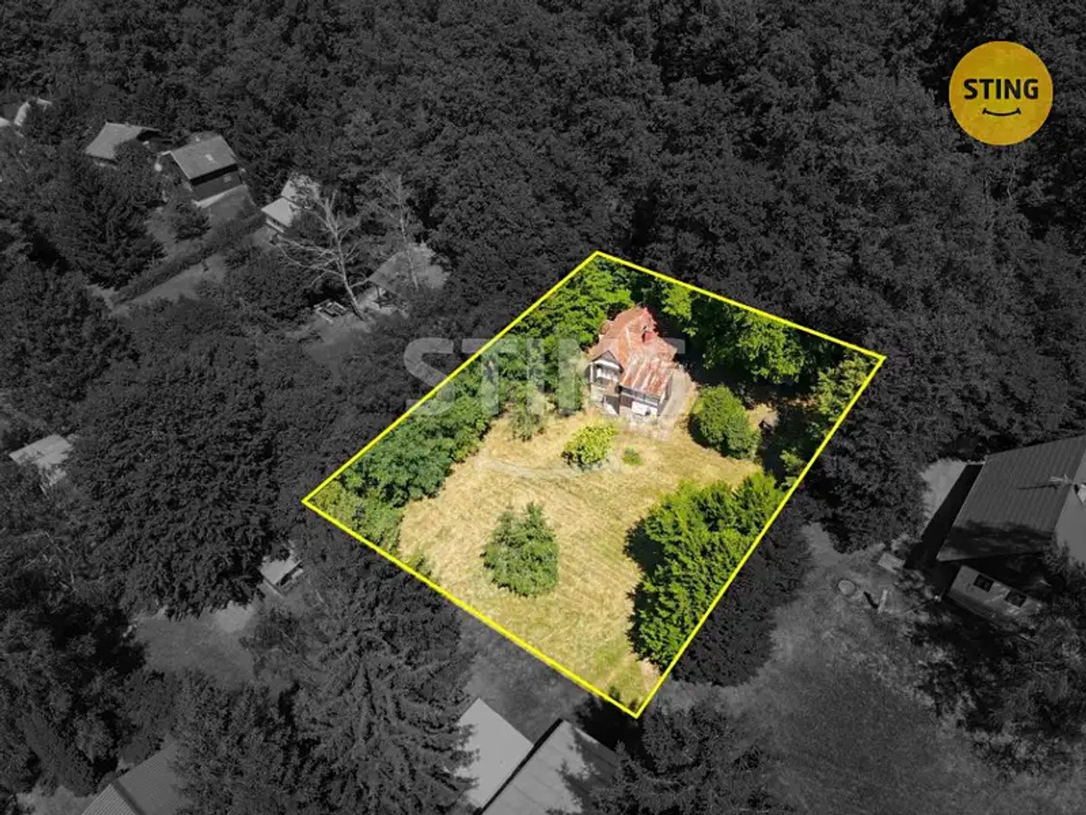 Prodej stavebního pozemku 833 m²