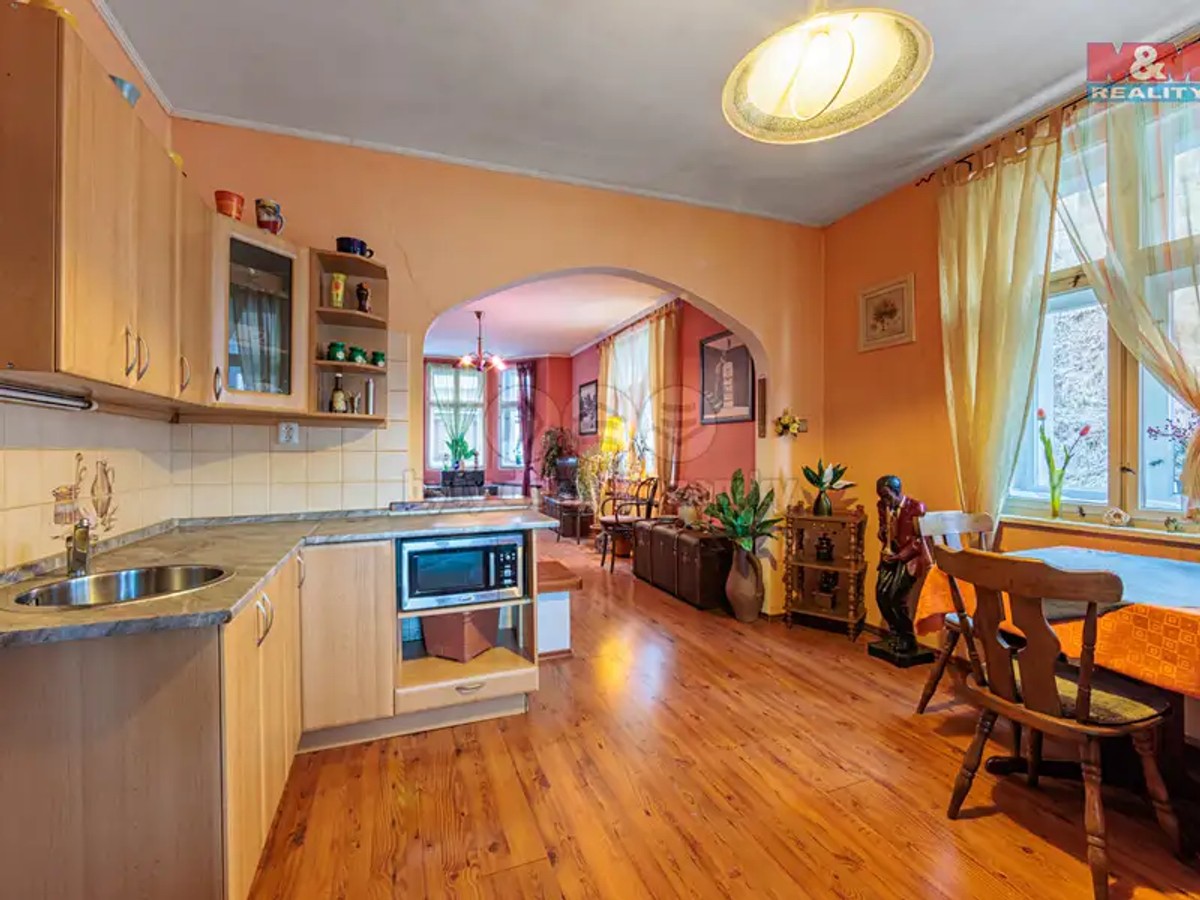 Prodej domu 440 m², pozemek 373 m²