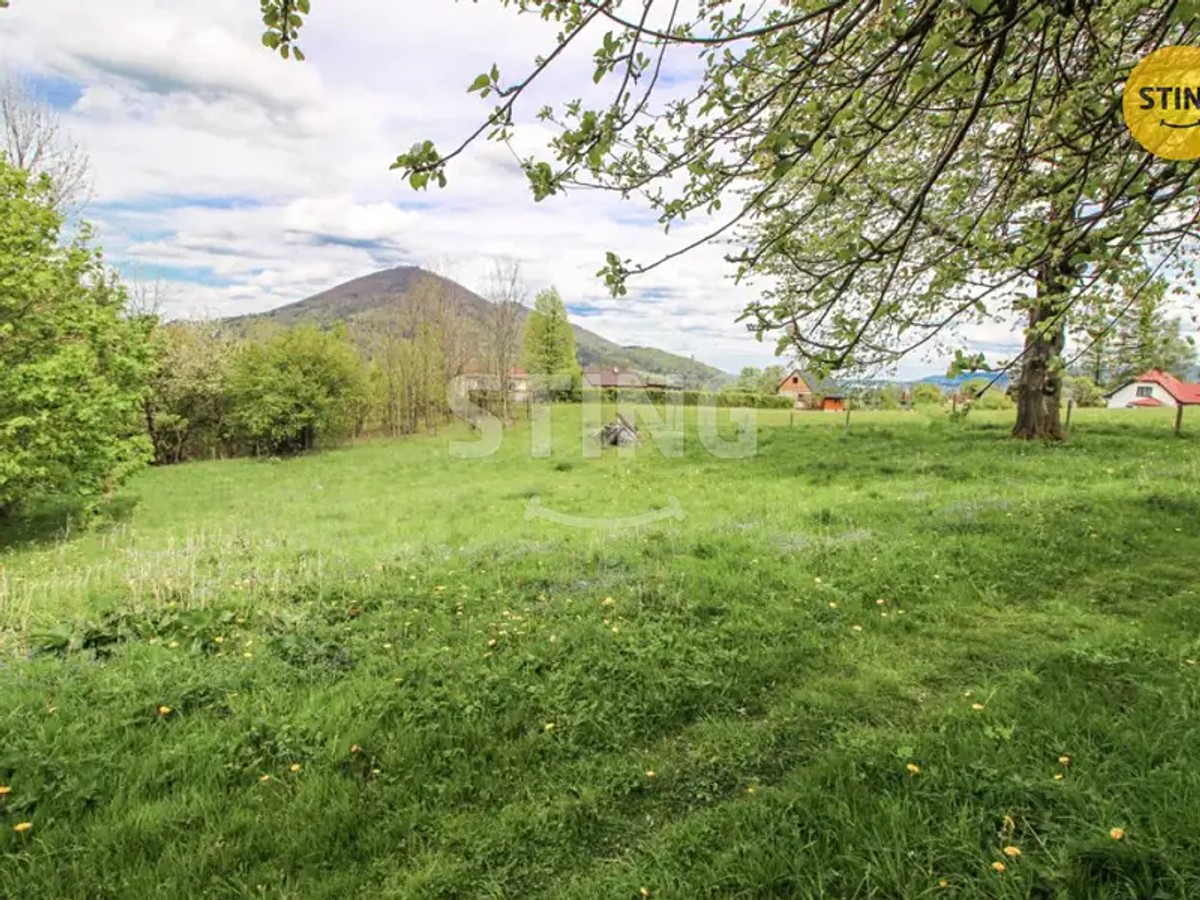 Prodej stavebního pozemku 2439 m²