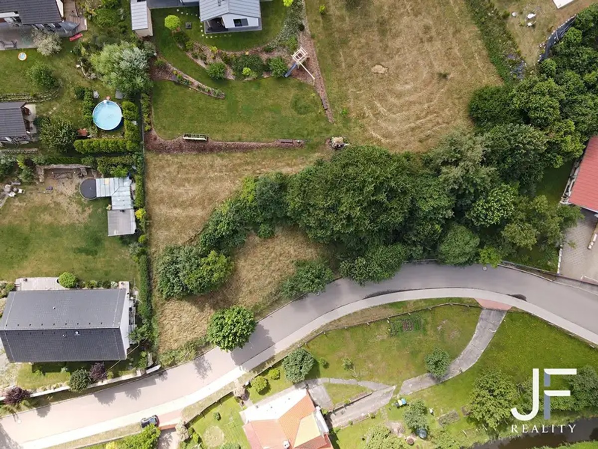 Prodej stavebního pozemku 1088 m²