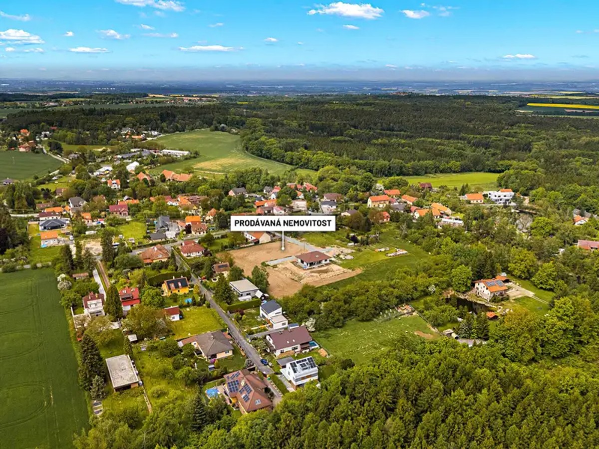 Prodej stavebního pozemku 1093 m²