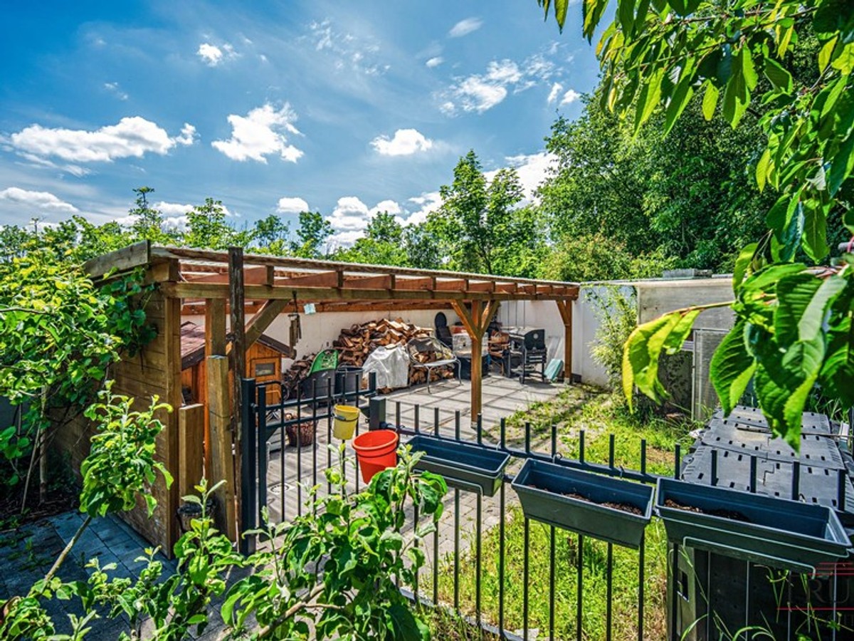 Prodej vily 308 m², pozemek 1162 m²