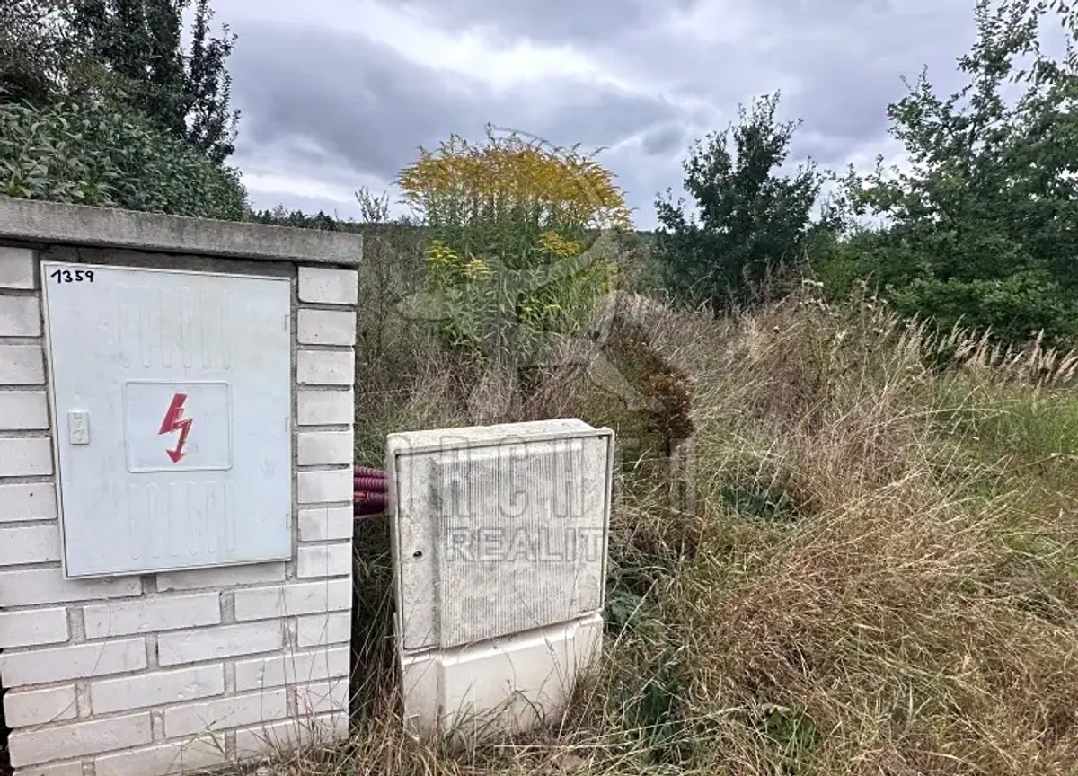 Prodej stavebního pozemku 1637 m²