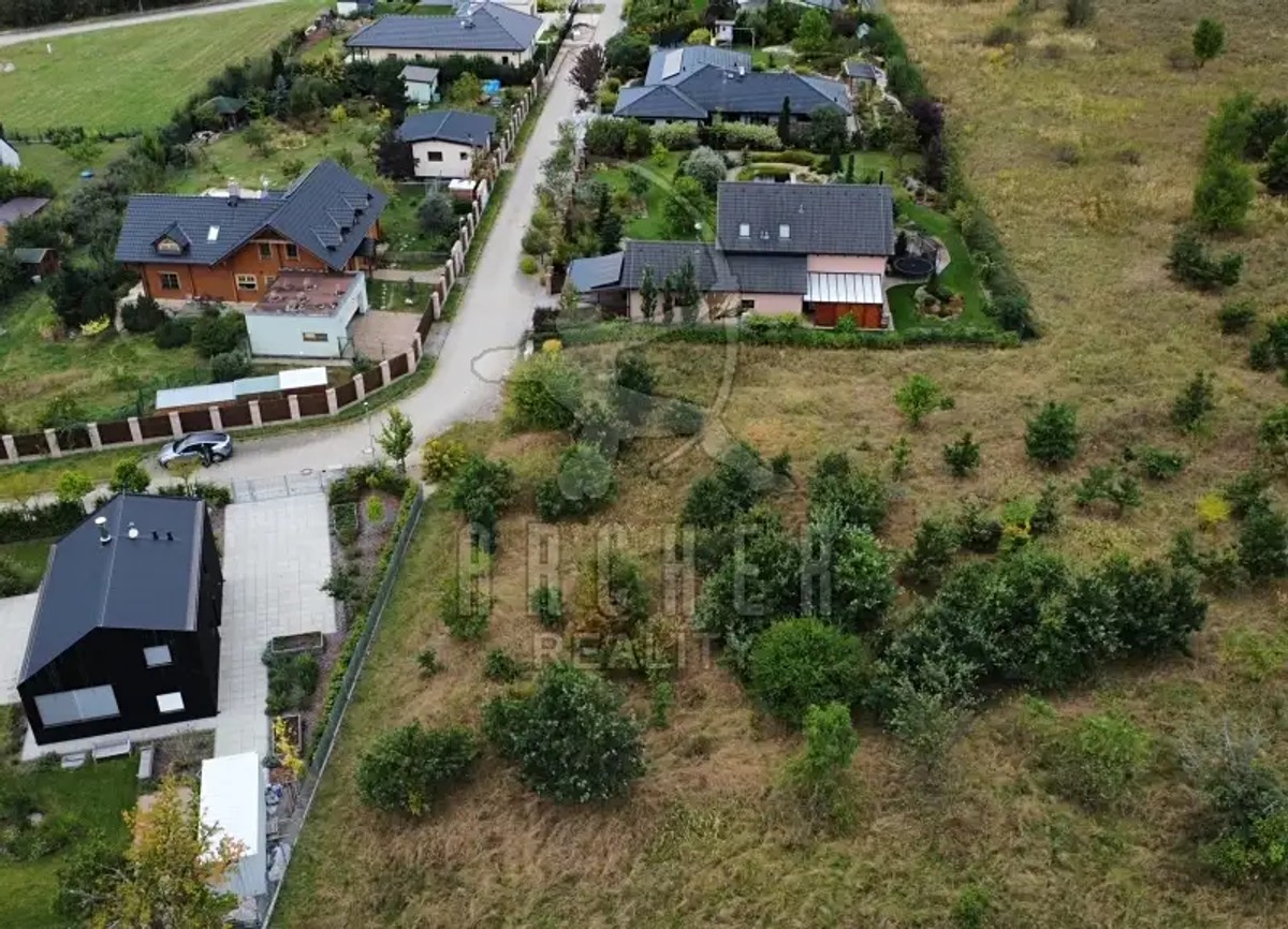 Prodej stavebního pozemku 1637 m²