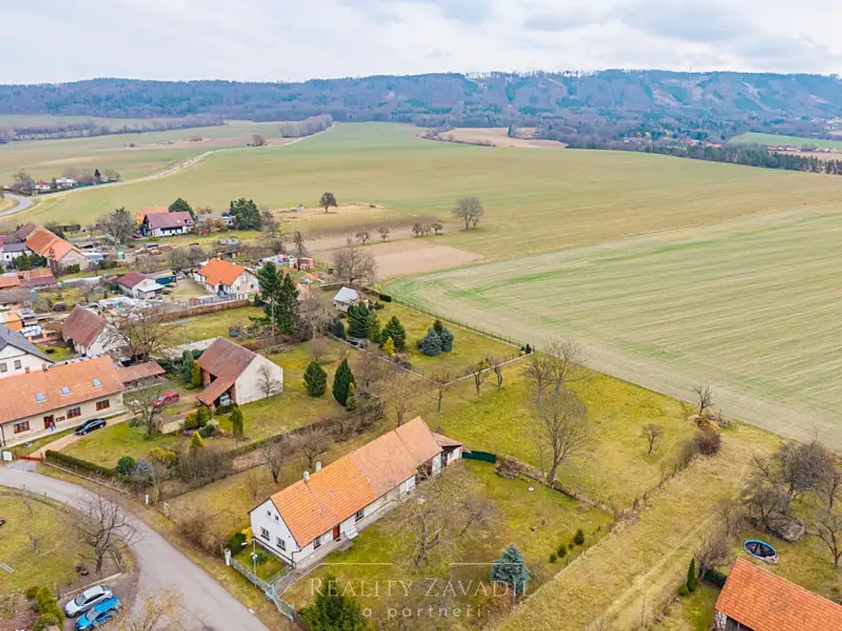 Prodej stavebního pozemku 2485 m²