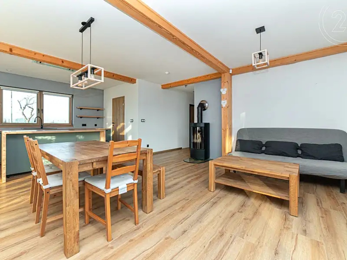 Prodej vily 117 m², pozemek 1058 m²