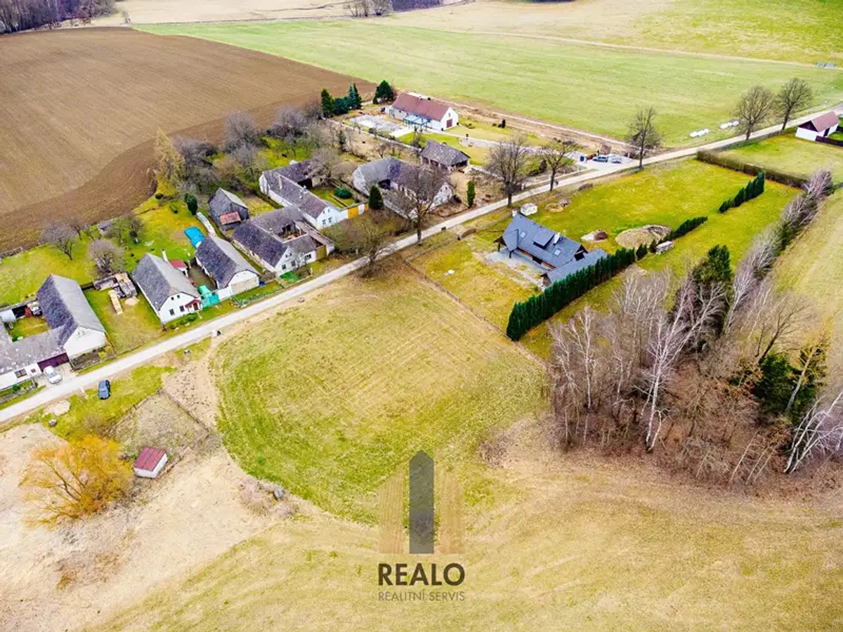 Prodej stavebního pozemku 1400 m²