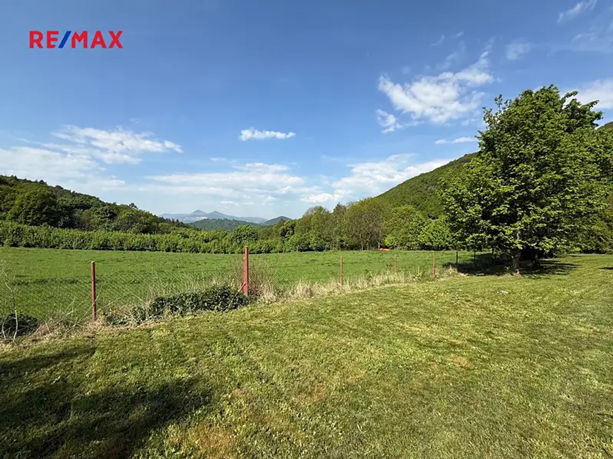 Prodej stavebního pozemku 1249 m²