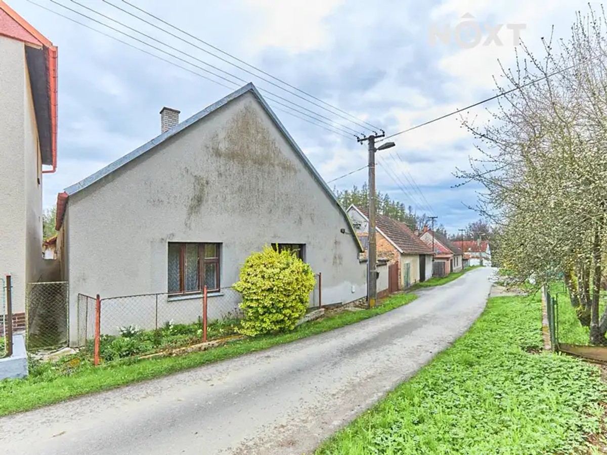 Prodej domu 300 m², pozemek 2300 m²