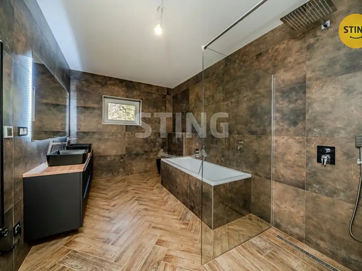 Prodej domu 207 m², pozemek 1377 m²