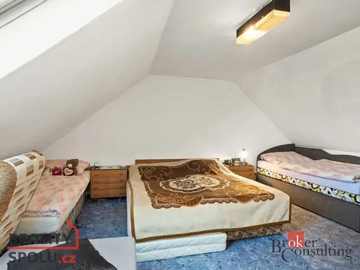 Prodej domu 297 m², pozemek 1378 m²