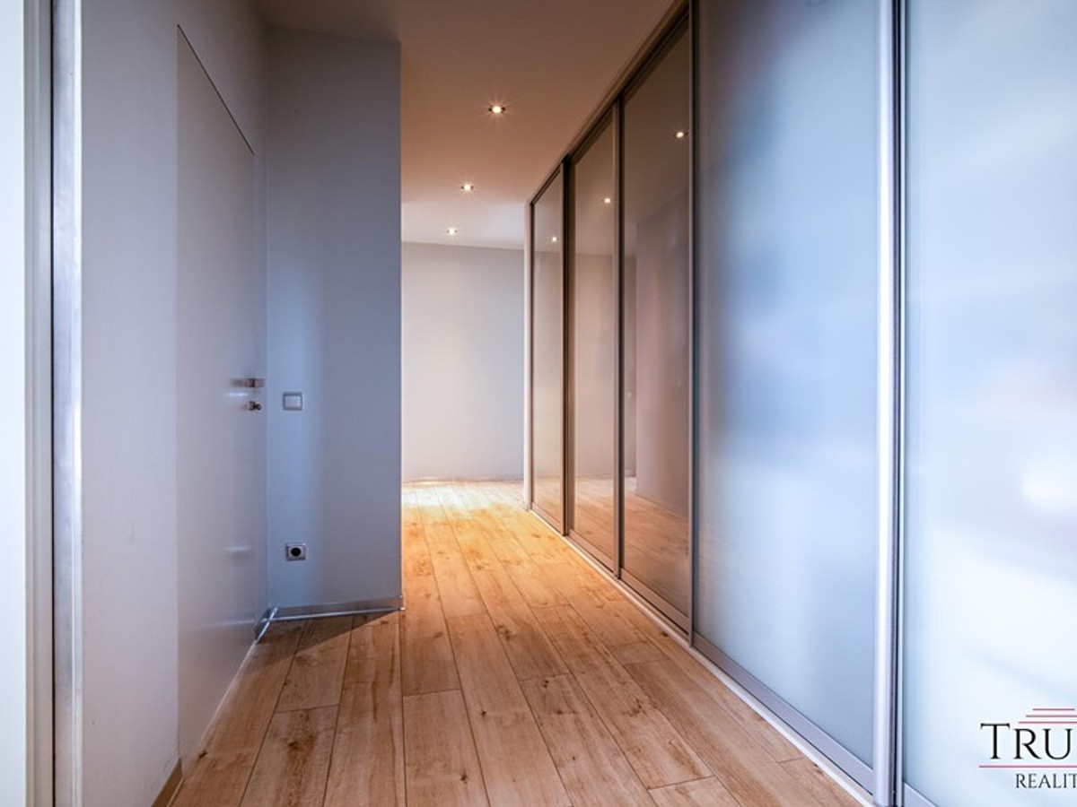 Prodej vily 308 m², pozemek 1162 m²