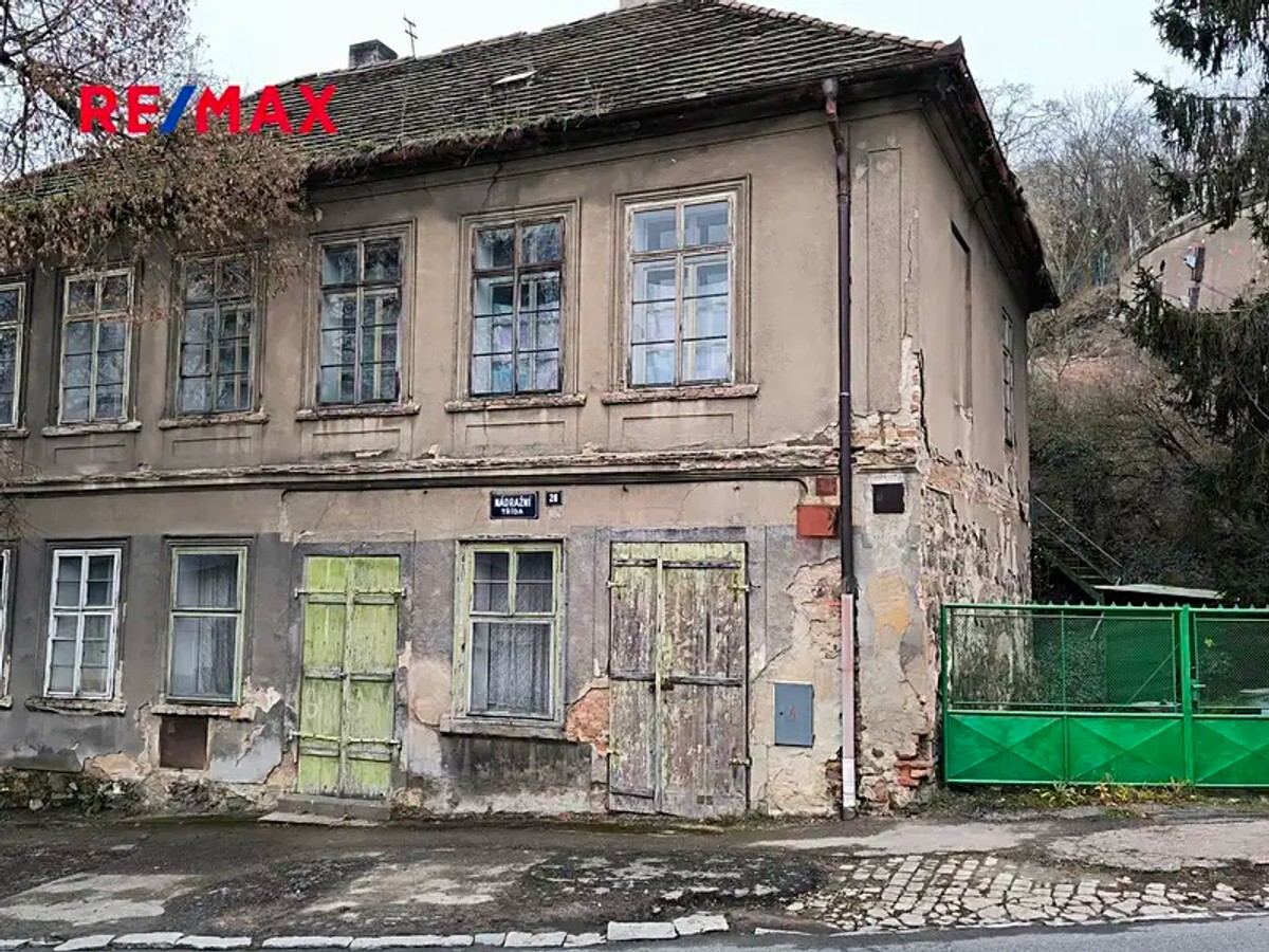 Prodej domu 390 m², pozemek 915 m²