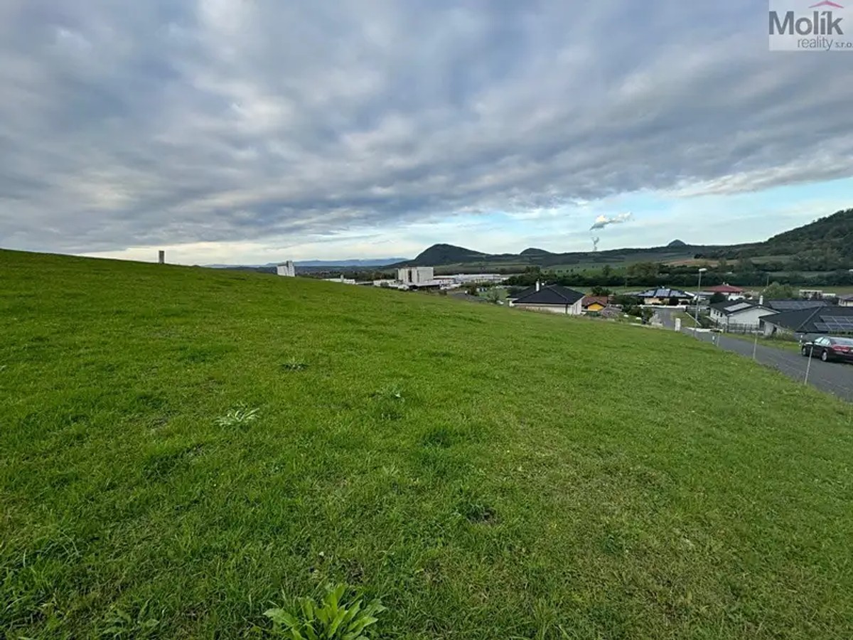 Prodej stavebního pozemku 1275 m²
