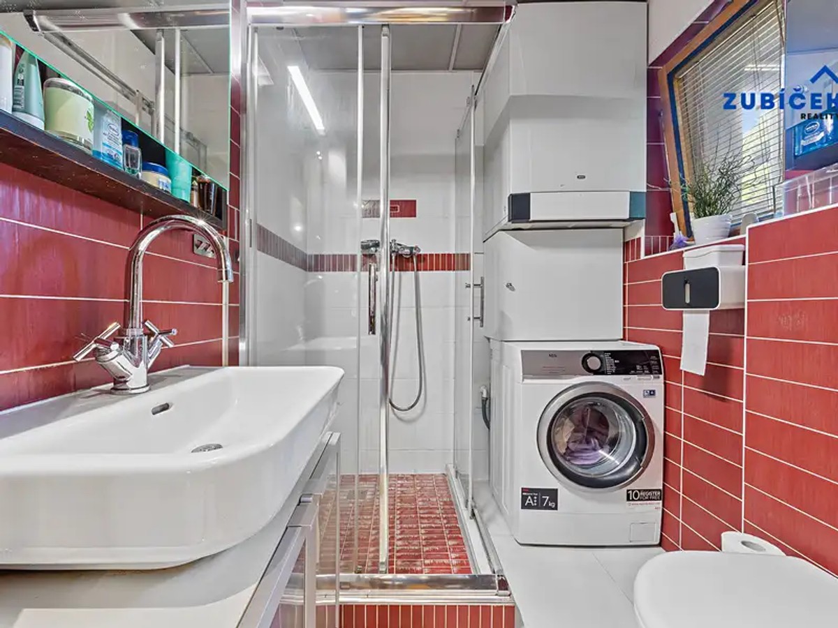 Prodej domu 100 m², pozemek 39 m²