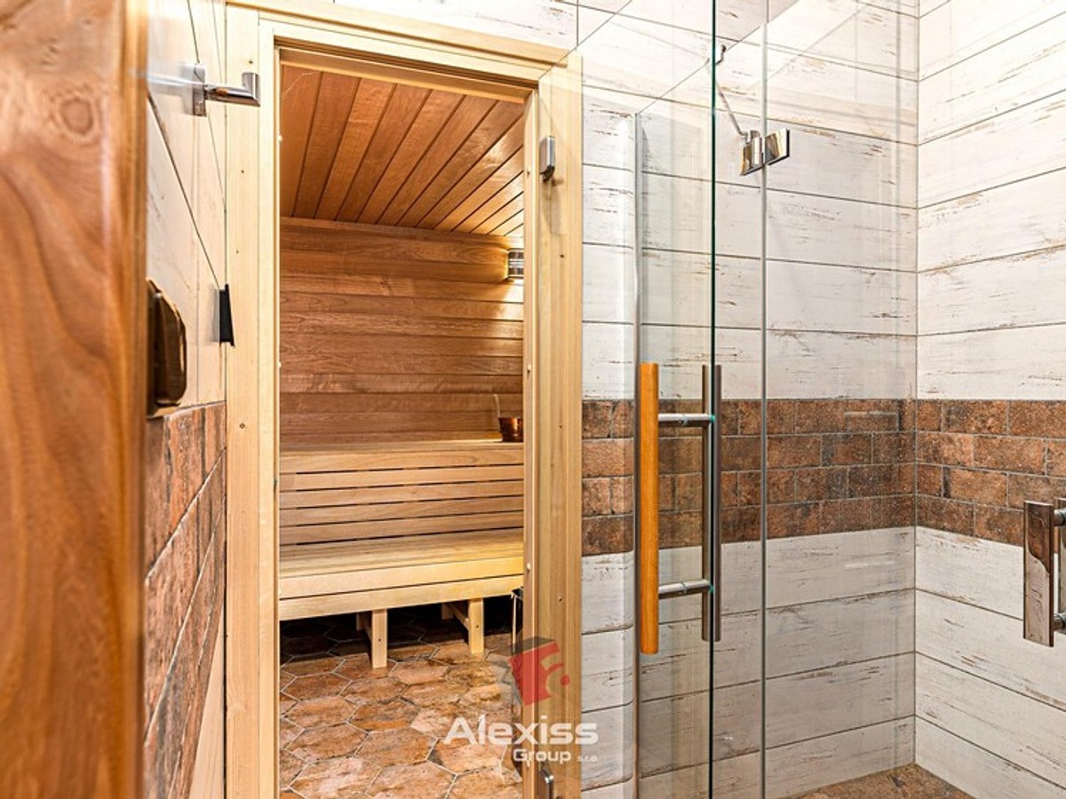 Prodej chalupy 440 m², pozemek 9194 m²