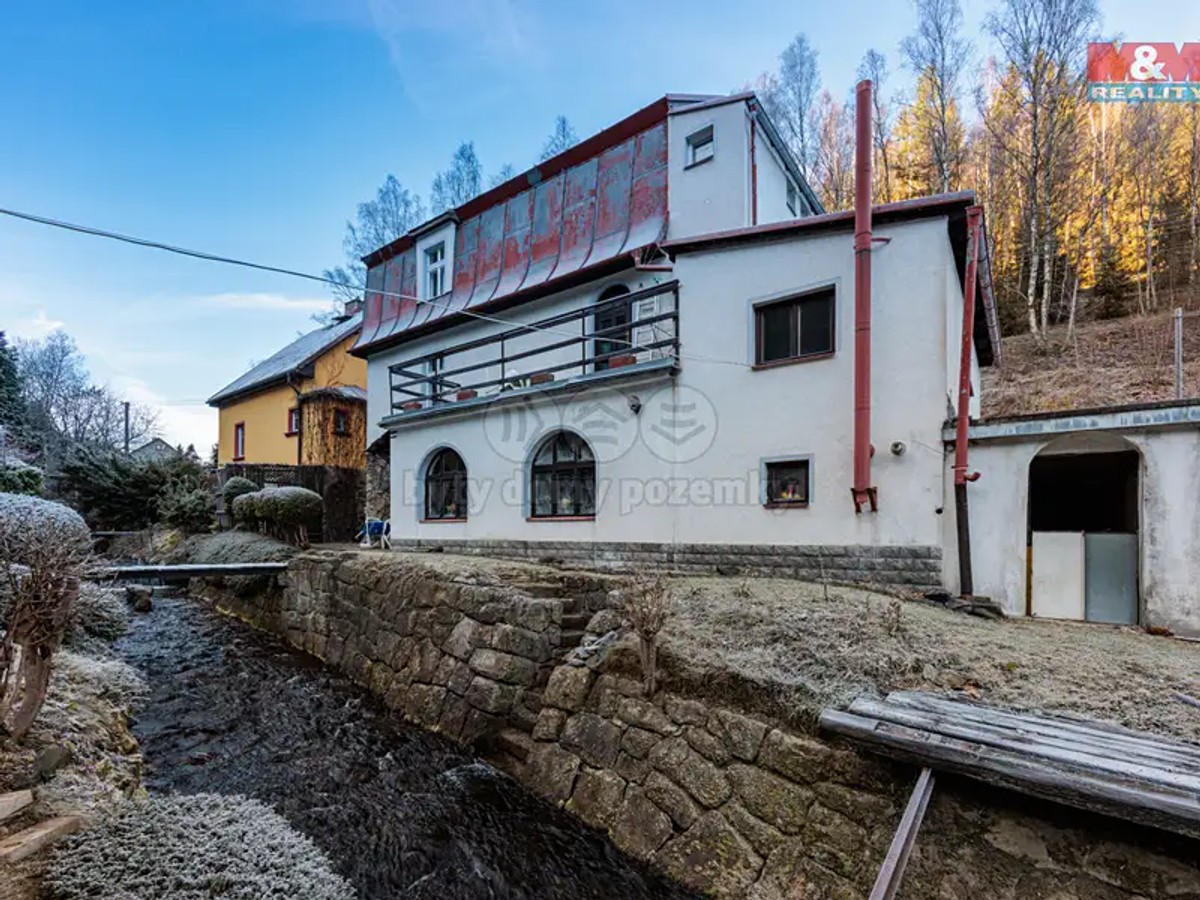 Prodej domu 440 m², pozemek 373 m²