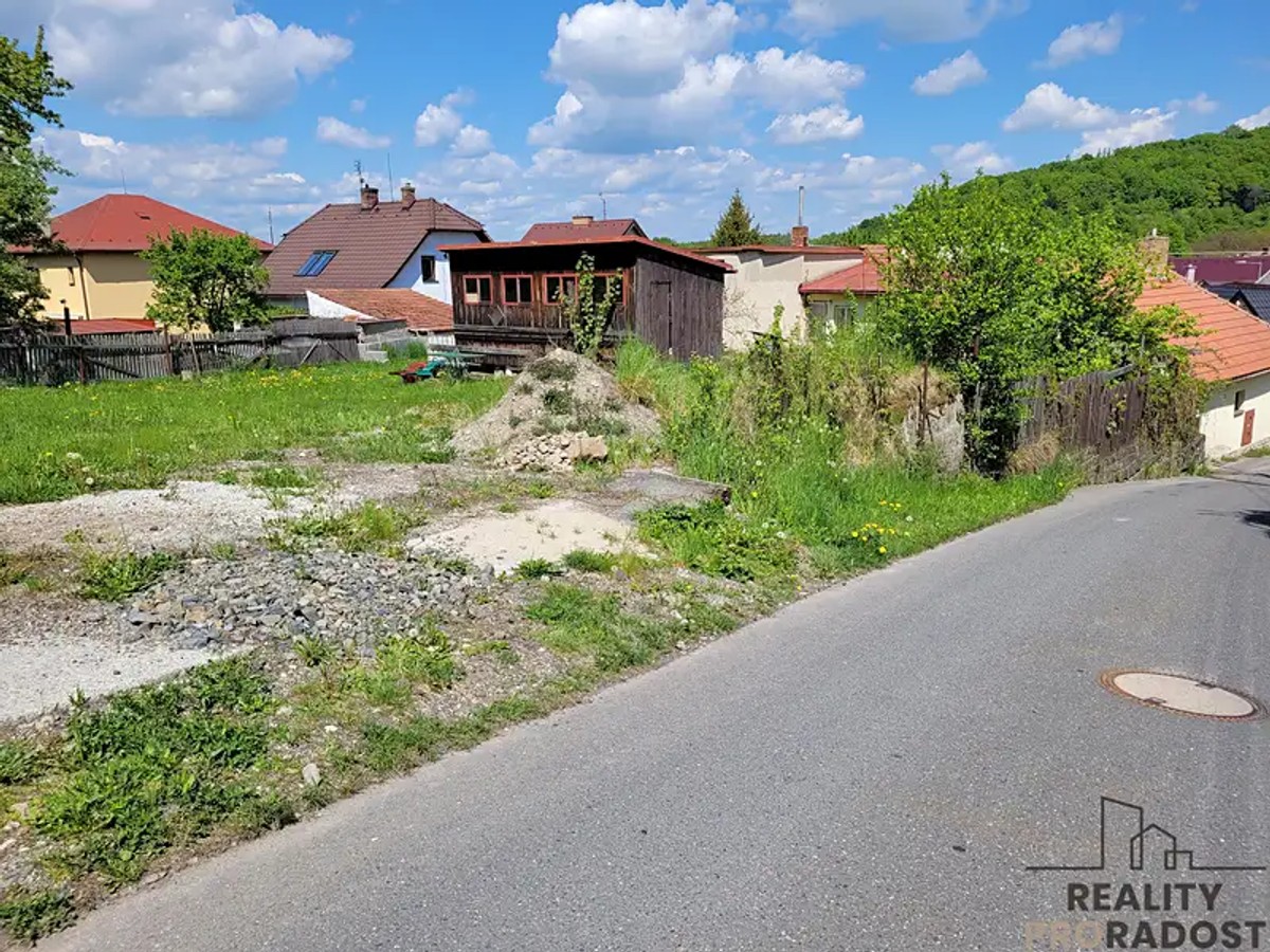 Prodej stavebního pozemku 793 m²