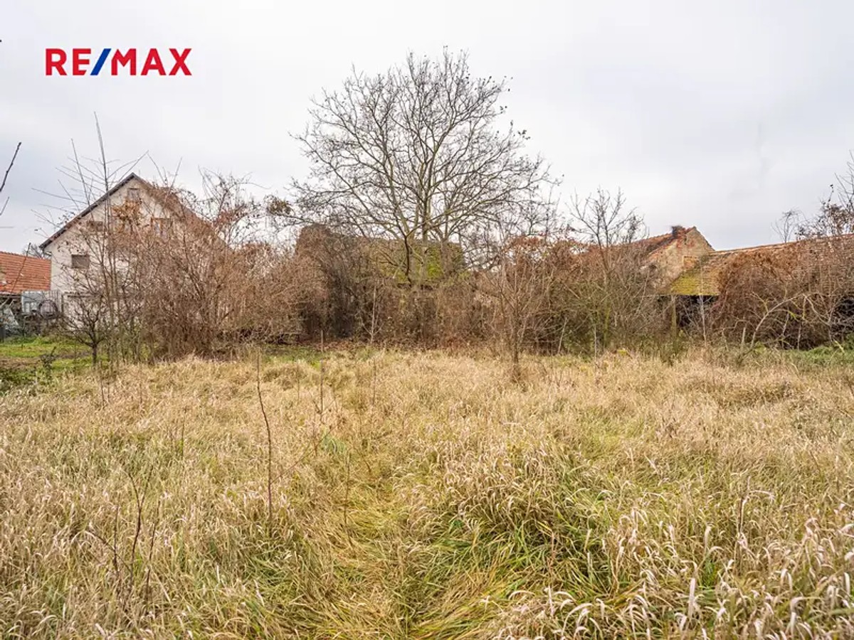 Prodej stavebního pozemku 700 m²