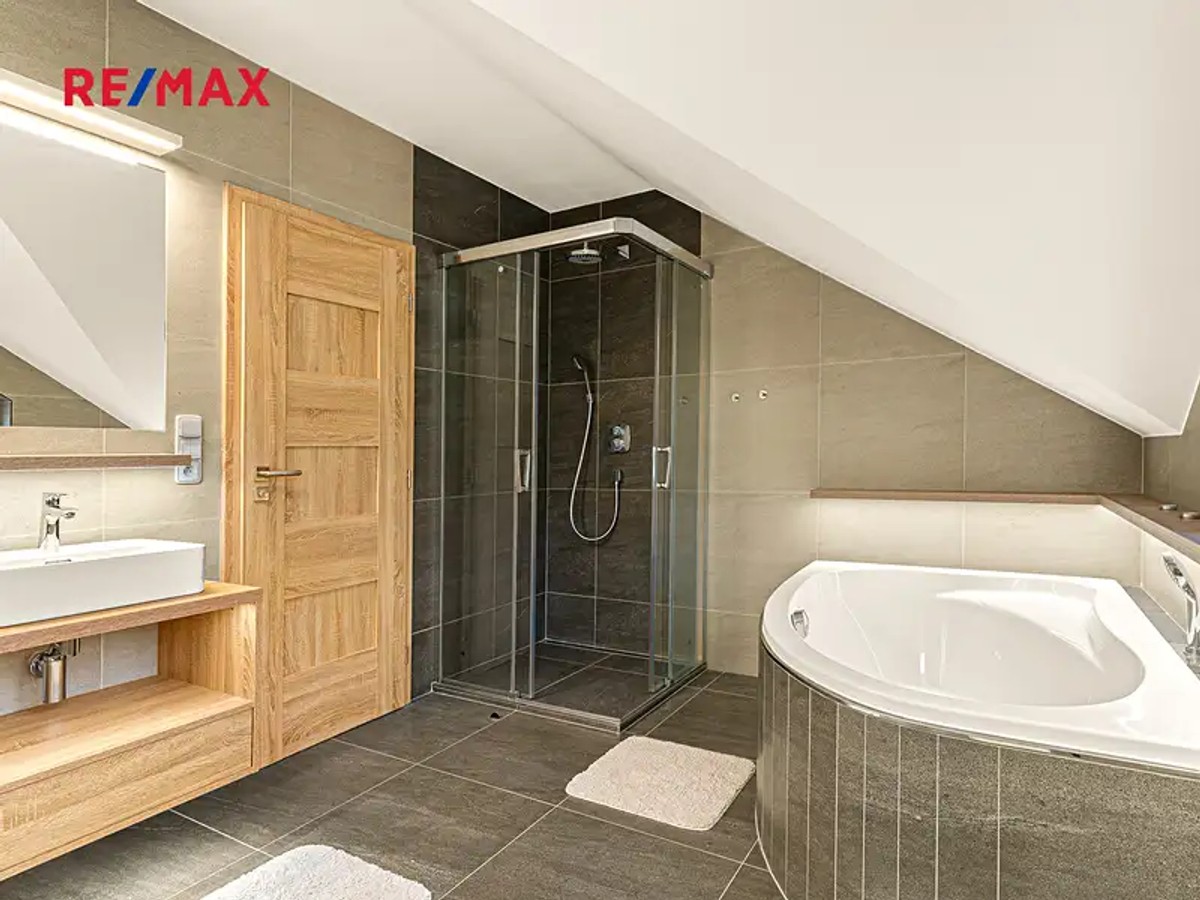 Prodej domu 307 m², pozemek 823 m²